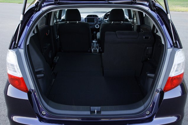 Hionda08JazzFit_10.jpg