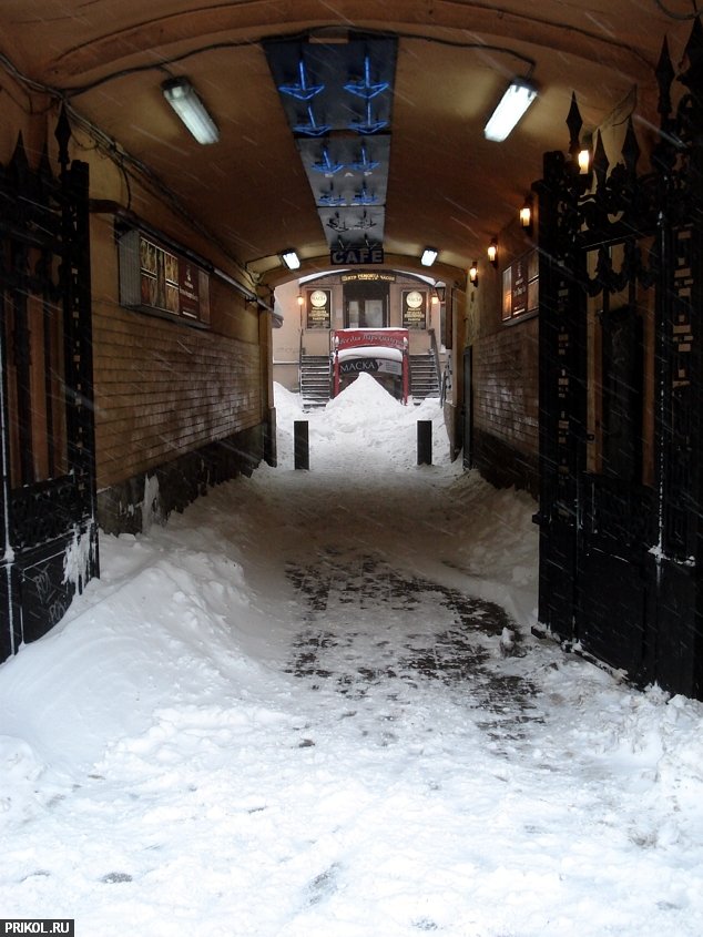 sankt-peterburg-in-snow-05.jpg