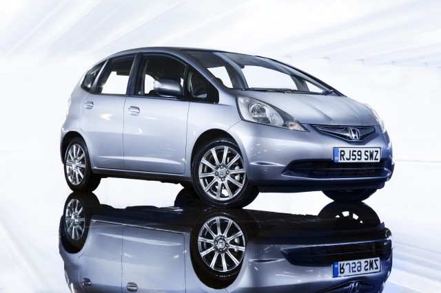 honda-jazz-si-on-sale-1st-april-18877-image3.jpg